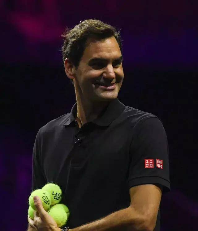 包含欧洲网球队轻取意大利网球队，费德勒送出助攻的词条