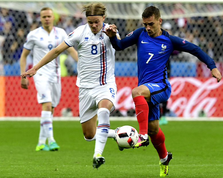 包含法国羽毛球队强势印尼羽毛球队，辛杜高光表现的词条