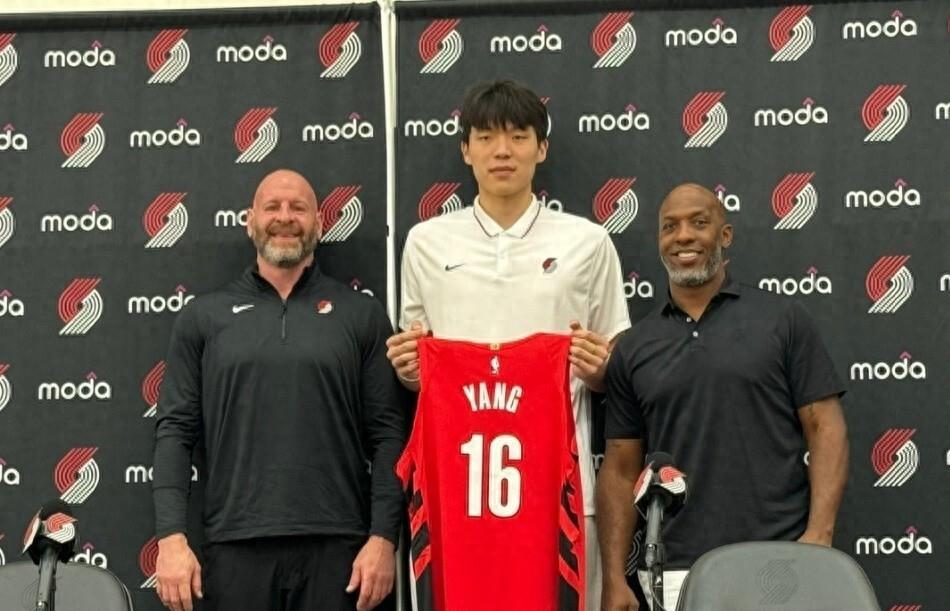 开拓者队主教练调整战术策略，强化球队竞争力的简单介绍