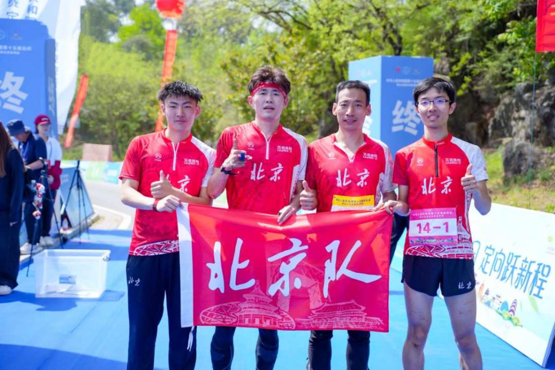 队员们在赛场上发挥出色，实力超群