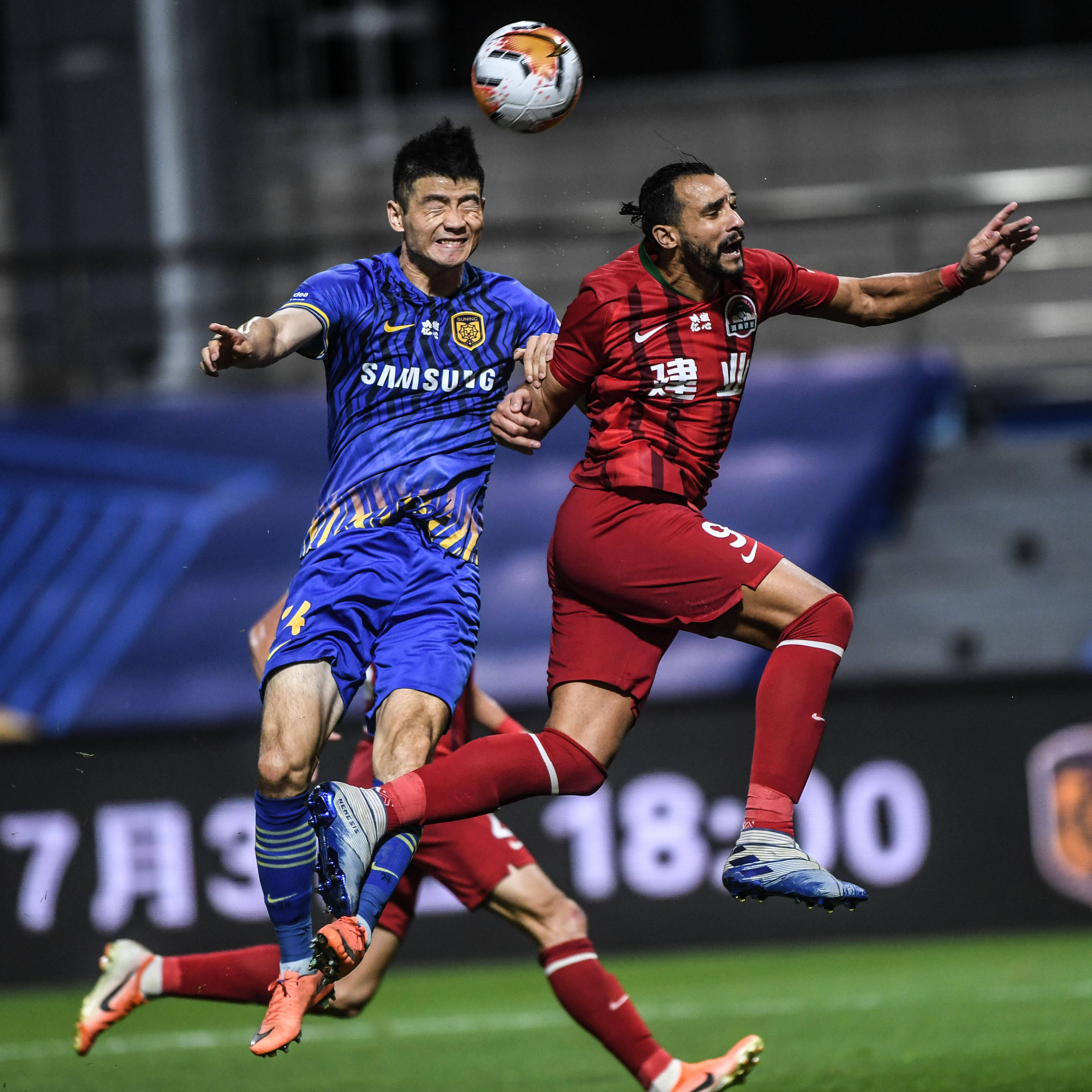 包含江苏苏宁阵容变动，备战下一场关键对手的词条