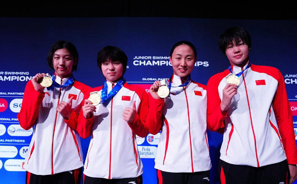 南美代表团在游泳比赛中表现出色，斩获金牌