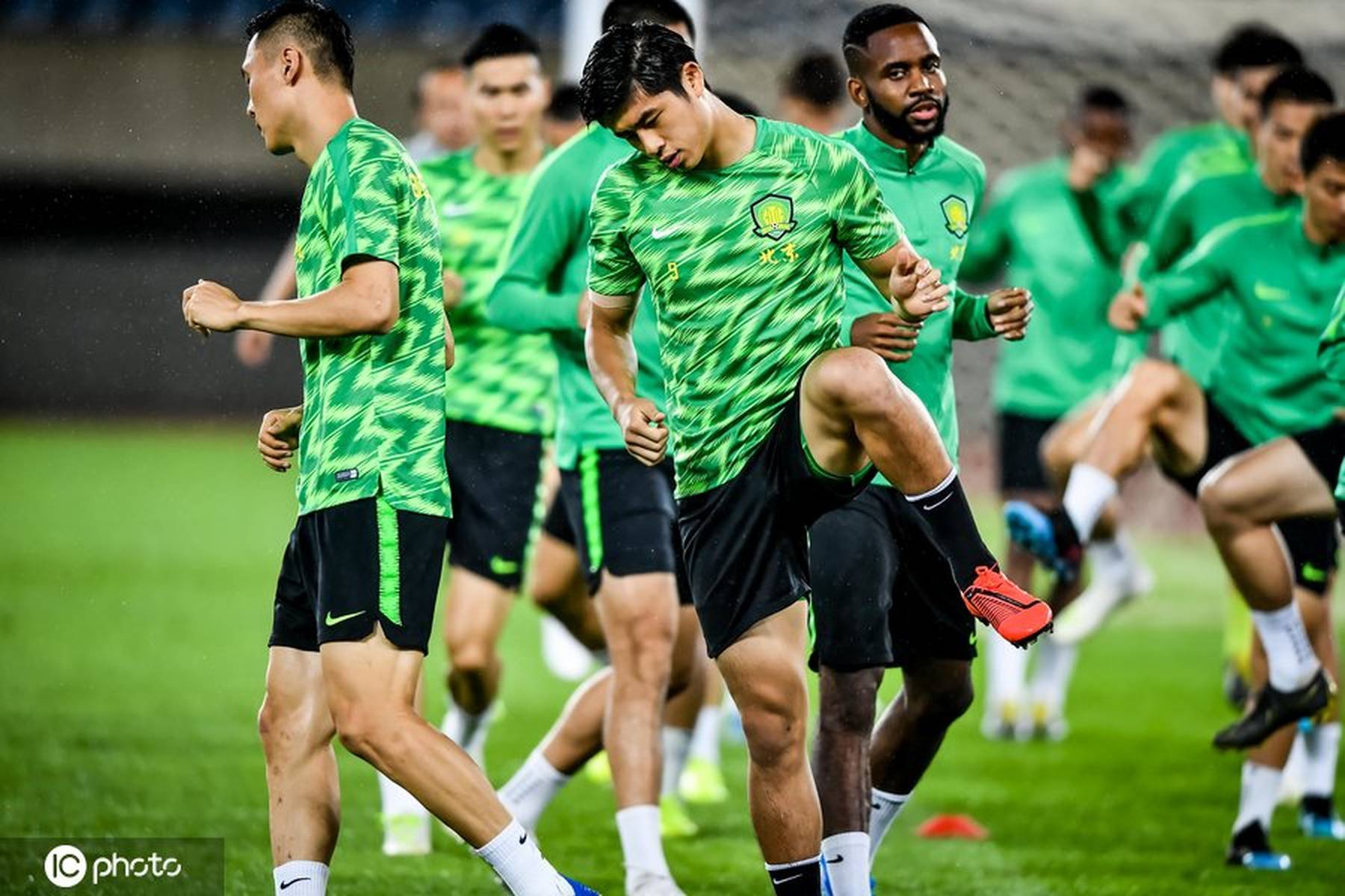 九游官网-多伦多猛龙遭遇伤病困扰，全队备战调整中的简单介绍