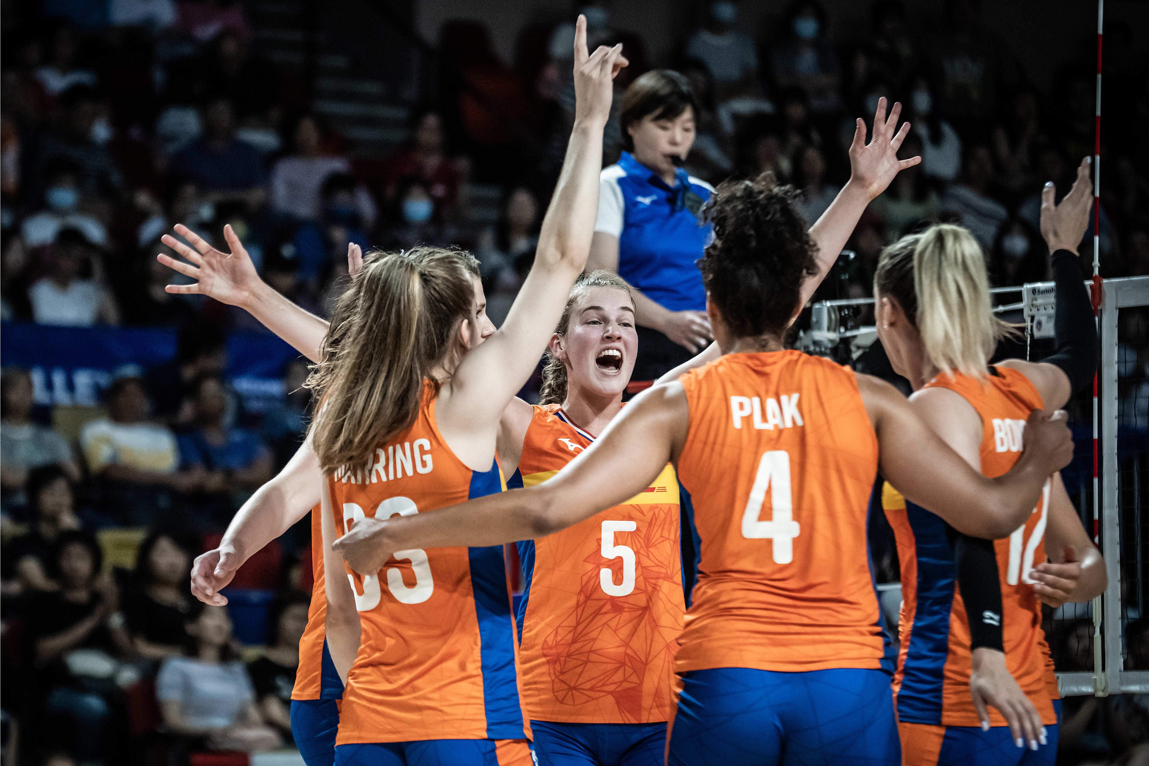 包含保加利亚连败出局，淘汰机会渺茫的词条