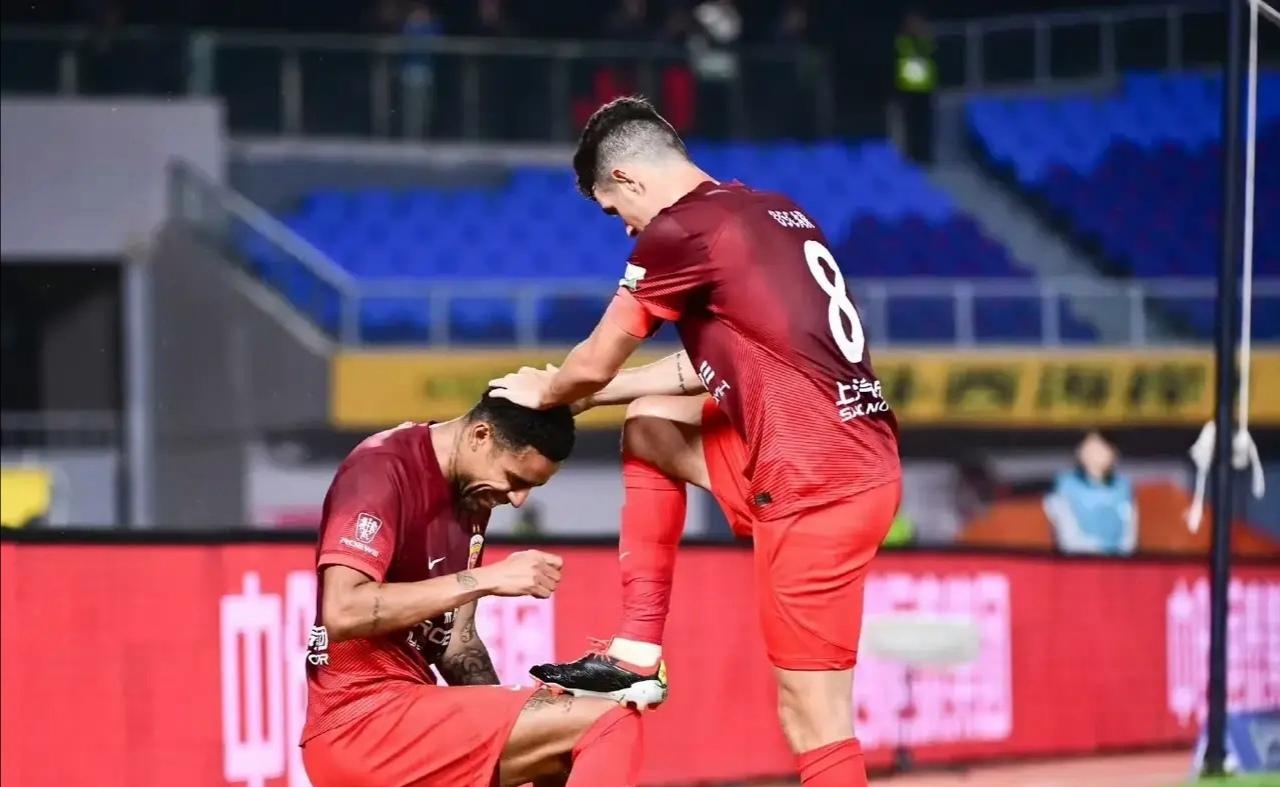 九游娱乐app下载-强劲攻势！球队凭借多个进球压倒对手