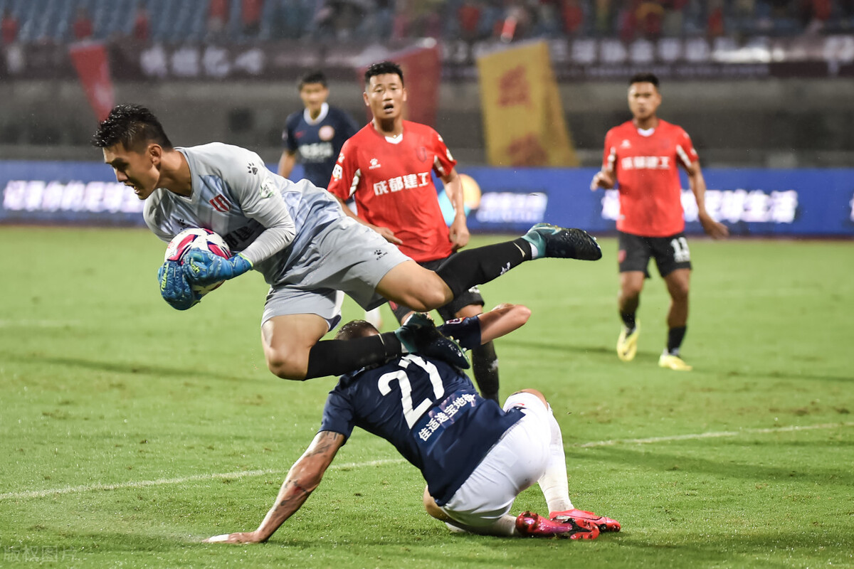 苏宁队冒着压力,争取胜利创造佳绩的简单介绍 苏宁队冒着压力,争取胜利创造佳绩的简单介绍