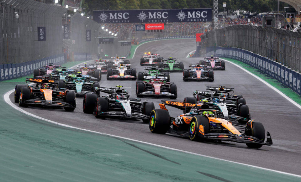 九游官网-包含阿斯顿马丁轻取梅赛德斯，诺里斯点燃赛场的词条