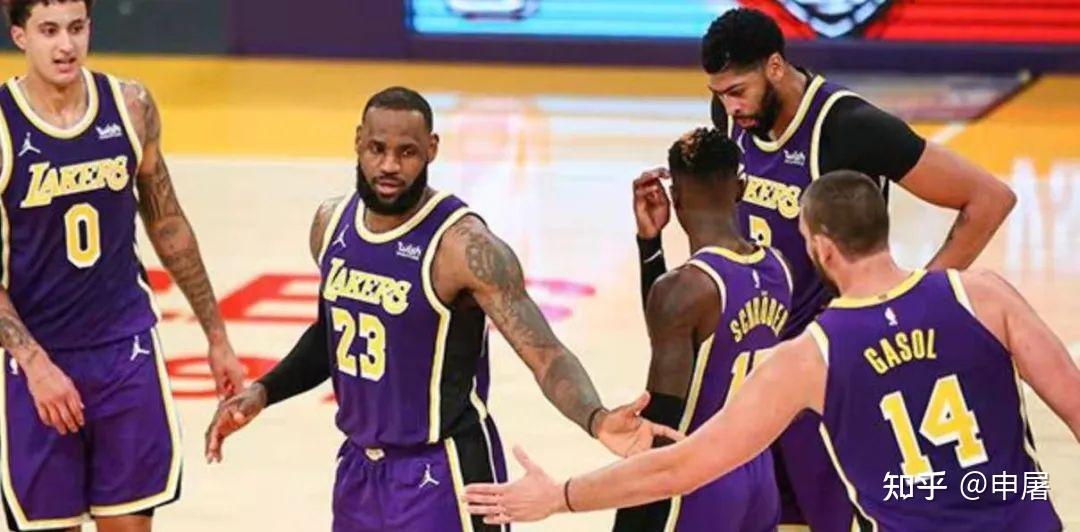 九游体育APP下载-深圳队轻取青岛队，欧文带队取胜