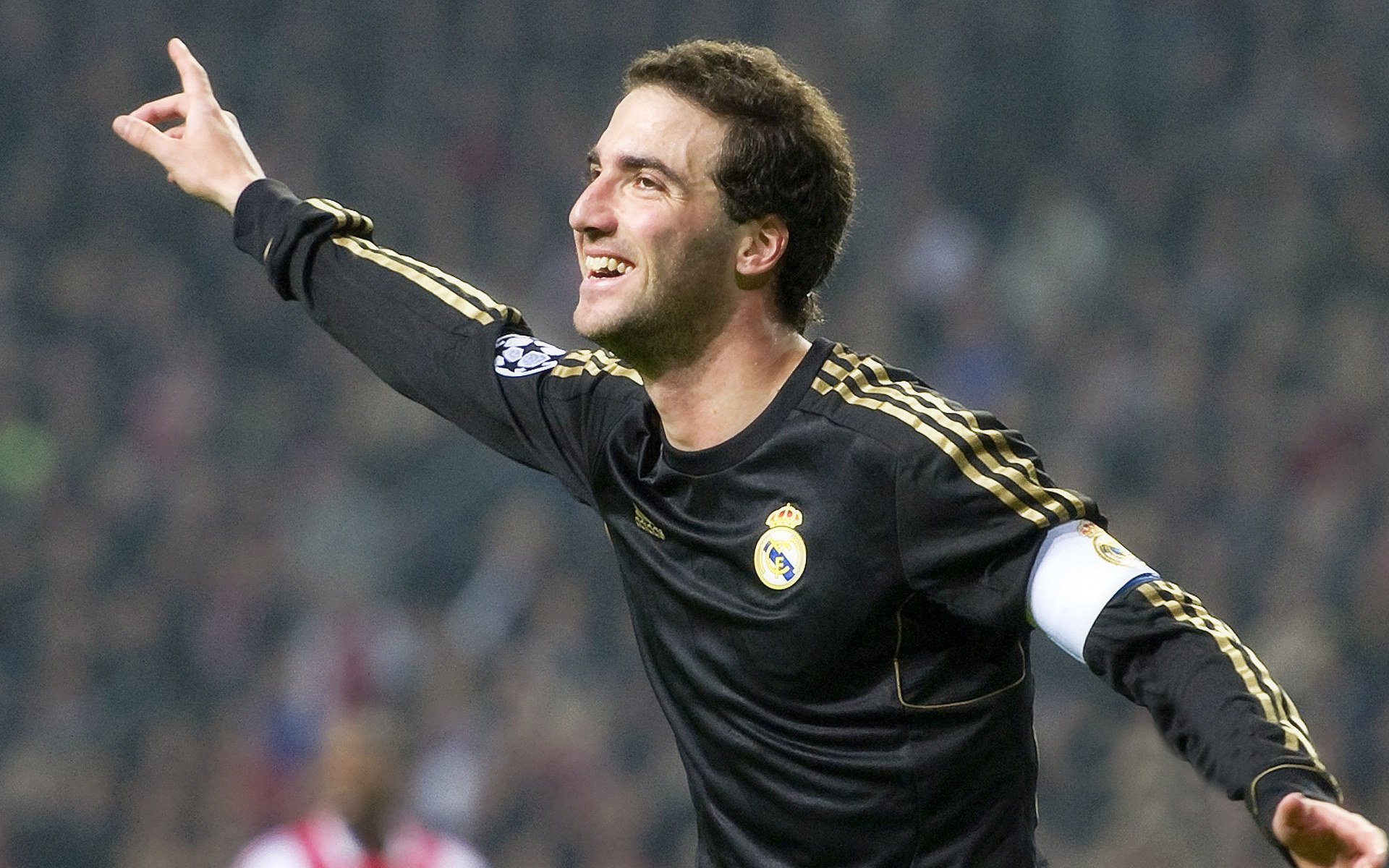 深圳铁骑踏破申城，哈利伯顿导演关键先生传奇